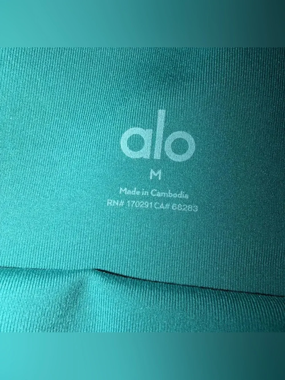 Alo 7/8 High-Waist Airlift Legging in Emerald Isle Size Medium
